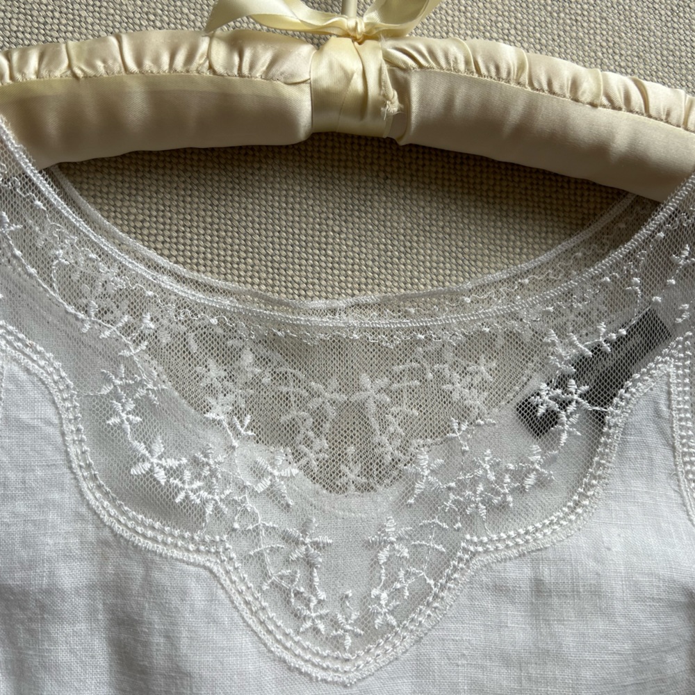 Tommy Bahama 100% Linen white dress with lace trim. Size 2 - Picture 2 of 5